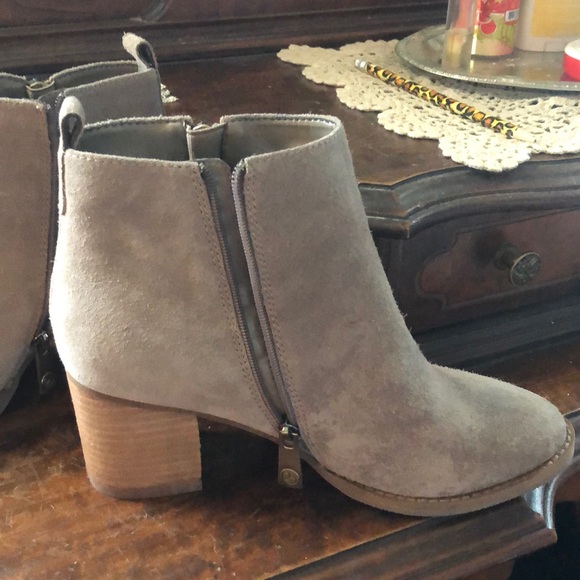 Blondo waterproof ankle booties - Picture 2 of 5